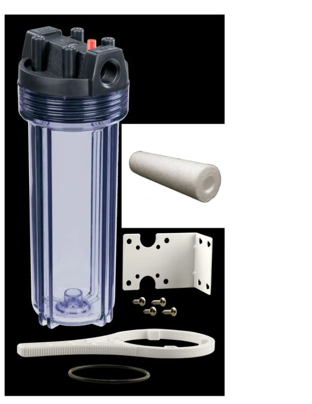 Universal 10-inch water filter housing (Big Blue size) with one filter included