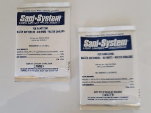 Liquid cleaning solution for water softener systems, 2-pack